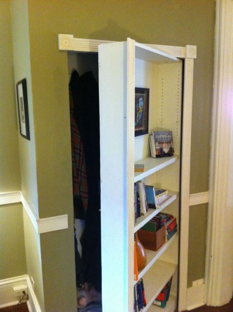 DIY secret bookshelf door - the gate latch hooked up to the secret book as door opener is awesome Secret Door Bookshelf, Bookcase Door Diy, Ideas Armario, Hidden Door Bookcase, Hidden Closet, Bookshelf Door, Hallway Closet, Bookcase Door, Hidden Spaces