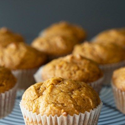 Pistachio Bundt Cake - Mountain Mama Cooks High Altitude Pumpkin Muffins, Wyoming Recipes, Easy Pumpkin Muffins, Muffins Homemade, Easy Bundt Cake Recipes, Easy Bundt Cake, Pumpkin Muffins Easy, Monster Munch, High Altitude Baking