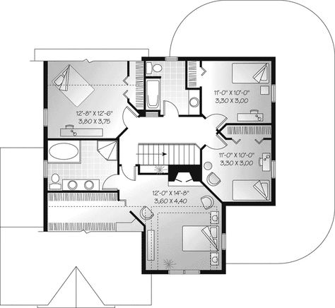 Closed Floor Plan Layout, Closed Floor Plan, Country Farmhouse Plans, Plan Layout, Floor Plan Layout, House Plans And More, Farmhouse Plan, Beautiful House Plans, Half Bath