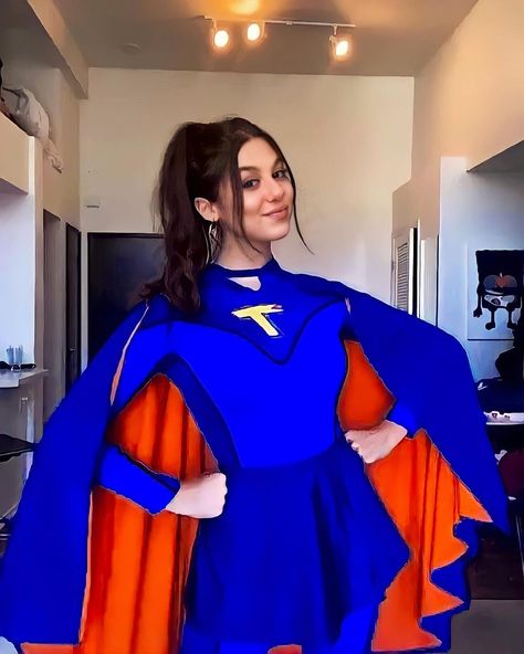 Phoebe Thunderman Outfits, The Thundermans Phoebe, Thundermans Return, Nickelodeon The Thundermans, Phoebe Thunderman, Batgirl Art, Thinking Chair, Yvonne Craig, Kira Kosarin