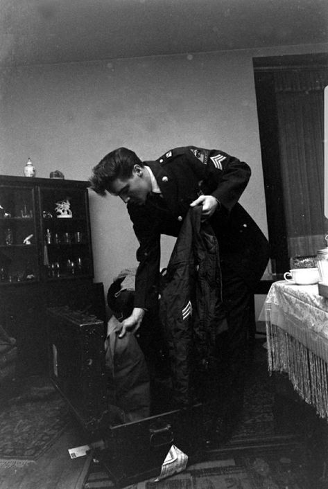 Sgt. Elvis Presley prepares to leave Germany, March 1960. Elvis Army, Elvis Presley Army, James Whitmore, Elvis Presley Wallpaper, Elvis Wallpaper, Freddy Rodriguez, Elvis Photos, Soldier Boy, Elvis Presley Images