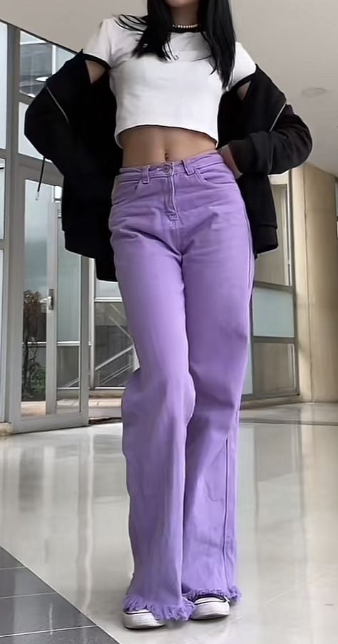 Lavender Jeans Outfit Color Combos, Purple Jeans Outfit Aesthetic, Lilac Pants Outfit, Purple Jeans Outfit, Purple Wardrobe, Purple Top Outfit, Purple Pants Outfit, Outfits Uni, Lavender Jeans