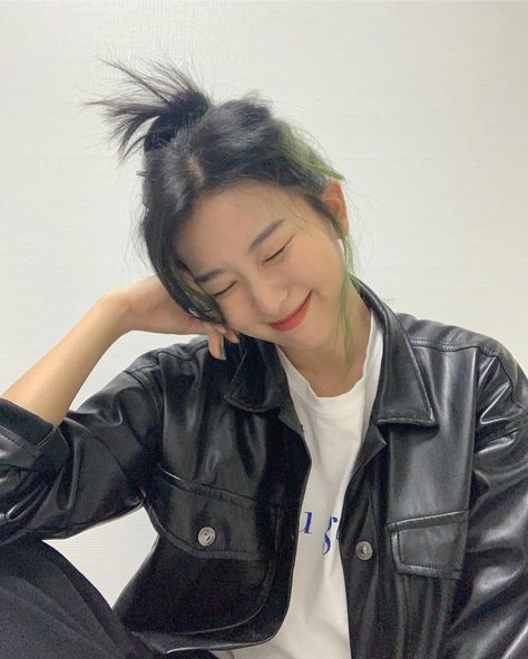 Seulgi Instagram, Kang Seul-gi, Kang Seulgi, Red Velvet Seulgi, 가을 패션, Fotografi Potret, South Korean Girls, Red Velvet, Kpop Girls