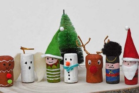 Wine cork Christmas figures Wine Cork Crafts Christmas, Cork Crafts Christmas, Cork Christmas, Wine Cork Diy Crafts, Wine Cork Ornaments, Cork Crafts Diy, Wine Cork Diy, Christmas Figures, Cork Ornaments