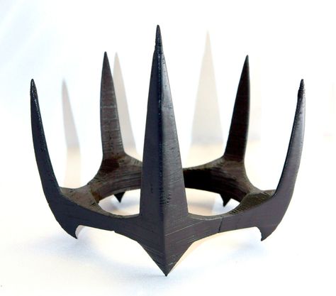 Does CGPS own a 3D printer? Anyone know? This site offers 3D print downloads that we can print ourselves. Love this crown for Aeetes Spiky Crown, King Crown Drawing, Fantasy Crown, Crown Drawing, Gothic Crown, Crown Aesthetic, Diy Crown, Black Crown, Spooky Designs