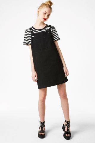 Jumper Outfit Ideas, Pinafore Dress Outfit, Outfit Ideas Aesthetic, Denim Pinafore Dress, Denim Pinafore, Magic Dress, Artsy Outfit, Jumper Outfit, Personal Aesthetic