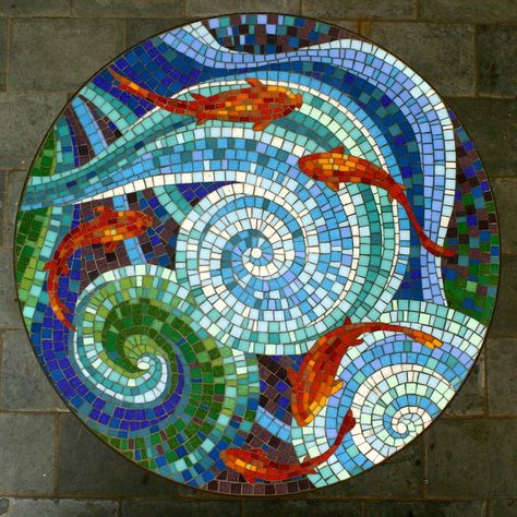 Free Mosaic Patterns, Mosaic Tile Table, Easy Mosaic, Mosaic Furniture, Mosaic Birdbath, Mosaic Art Diy, Mosaic Stepping Stones, Tile Table, Mosaic Garden Art