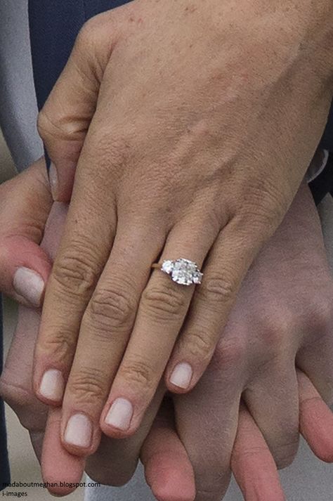 Mad About Meghan Meghan Markle Engagement, Royal Engagement Rings, Princ Harry, Kays Engagement Ring, Wedding Finger, Prins Harry, Princess Meghan, Prince Harry And Megan, Prinz Harry