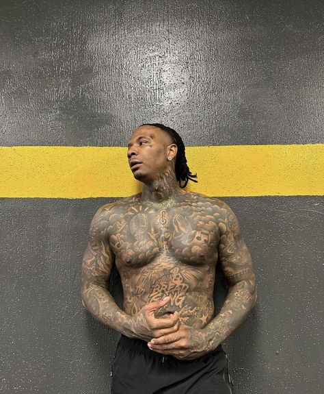 Moneybagg Yo, Bicep Tattoo Men, Motorcycle Images, Half Sleeve Tattoos For Guys, Bicep Tattoo, Fitness Tattoos, Face Tattoos, Harley Davidson Motorcycle, Half Sleeve Tattoo