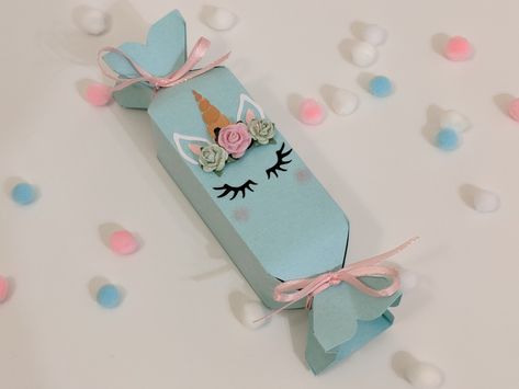 Unicorn candy box Unicorn Gift Wrapping Ideas, Unicorn Candy, Gift Wrapping Ideas, Unicorn Gifts, Unicorn Birthday Parties, Wrapping Ideas, Candy Boxes, 9th Birthday, Box Ideas