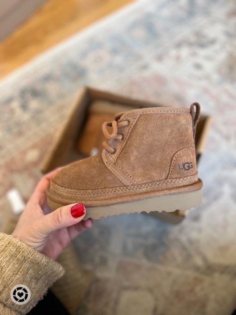 Toddler Boy Ugg Boots Outfit, Boys Ugg Boots Outfit, Boy Uggs, Boots For Boys, Boys Winter Boots, Best Winter Boots, Kids Winter Boots, Ugg Neumel, Ugg Winter Boots