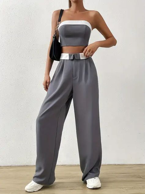 High Waisted Pants Outfit, Trousers Pattern, Wide Leg Pants Outfits, Brunch Dates, Leg Pants Outfit, Jeans Outfit Summer, Meeting Friends, Crop Top Dress, Cropped Tube Top