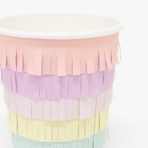 close up rainbow fringe cups Sun Paper, Rainbow Party Supplies, Rainbow Fringe, Rainbow Themed Birthday Party, Snowflake Embroidery, Flower Ice, Festa Harry Potter, Pastel Party, Giant Balloons