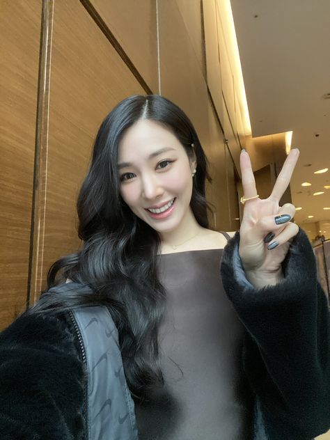 SNSD GIRLS GENERATION TIFFANY HWANG 2023 INSTAGRAM Tiffany Snsd, Girls' Generation Tiffany, Tiffany Young, Snsd Tiffany, Tiffany Hwang, Korean Group, Forever Young, Girls Generation, Kpop Girls