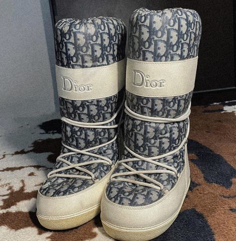 Dior Snow Boots, Dior Girl, Moon Boot, Shoe Inspo, Girly Shoes, Aesthetic Shoes, Moon Boots, Swag Shoes, Winter Fits