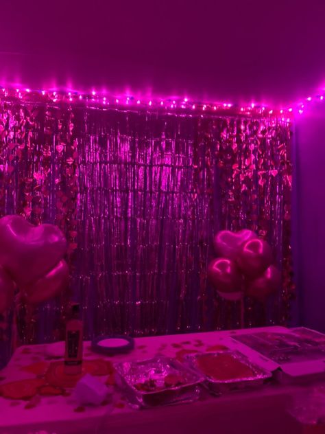 Pink Surprise Party, Hot Pink 21st Birthday Decorations, Club Bday Party, Pink Y2k Party Theme, Pink Aesthetic Party Ideas, Neon Pink Party Decorations, Hot Pink Birthday Party Aesthetic, Pink Glitter Party Decorations, Lit Birthday Party Ideas