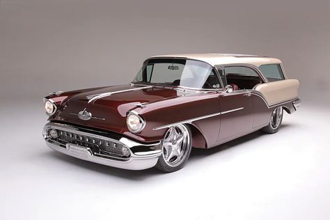 1957 Olds Fiesta Wagon is a Modern Hot Rod 1957 Oldsmobile, Chevy Hot Rod, Old Hot Rods, Crate Motors, Roadster Shop, Old Wagons, Traditional Hot Rod, Classic Hot Rod, Crate Engines