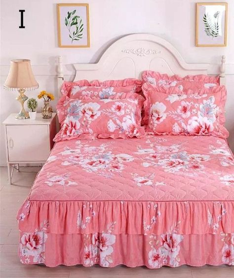 Pink Bedsheets Ideas, Bed Sheet Painting Design, Luxury Bedspreads, Tie Dye Bedding, Bed Cover Design, Designer Bed Sheets, Living Room Wall Color, Chic Interior Design, Furniture Details Design