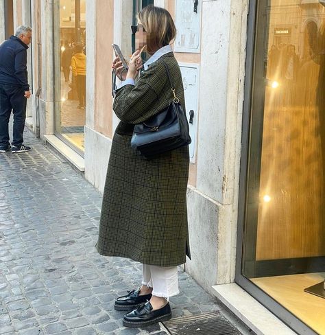 Romans in Rome no Instagram: “Green coat. Striped shirt. White cropped trousers. Black Dr Martens loafers. Black bag. Piazza San Lorenzo in Lucina, Rome #RomansinRome…” Dr Martens Loafers Outfit, Martens Loafers, Dr Martens Loafers, Loafers Outfit, Black Dr Martens, San Lorenzo, Green Coat, Cropped Trousers, Black Bag