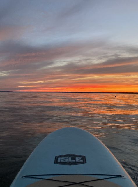 Paddle Boarding Sunset, Surf Sunset Aesthetic, Stand Up Paddle Boarding Aesthetic, Paddle Board Selfie, Sunset Surfing Aesthetic, Paddle Boarding Pictures, Surf Aesthetic, Fb Cover Photos, Summer Bucket Lists