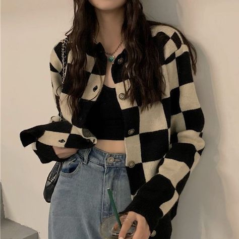 monroll - Check Cardigan Checkered Cardigan, Korean Winter, Fits Inspo, Cardigan Black, Cozy Fits, Korean Beauty, Black Cardigan, Winter Wear, Fashion Inspo Outfits