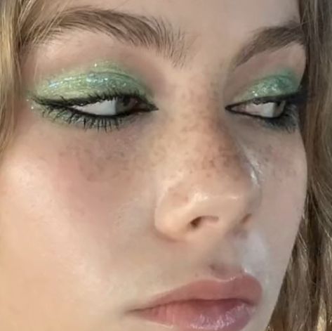 Green Eyeshadow Aesthetic, Green Mermaid Makeup, Maquillage On Fleek, Birthday Makeup, Green Makeup, Swag Makeup, Mermaid Makeup, Ethereal Makeup, Dramatic Makeup