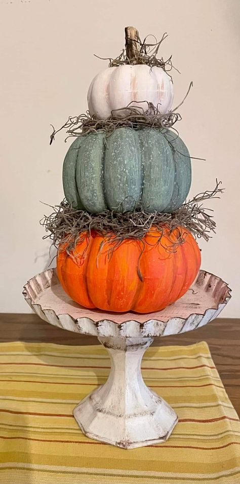 Stackable Pumpkins, Pumpkin Decor Ideas, Autumn Craft, Pumpkin Candy Corn, Stacked Pumpkins, Pumpkin Decor, Fall Crafts Diy, Fall Projects, Autumn Decor