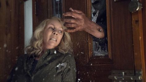 'Halloween' slays the box office in the latest killing for horror genre - Los Angeles Times https://apple.news/A05eXB9DfR6uf8M8VeBdBeQ  #Movies #cinema #film #movie #films #actor #filmmaking #hollywood #instagood #cinematography #horror #netflix #videos #quotes #moviescenes #photooftheday #bhfyp Halloween 2018 Movie, New Halloween Movie, Halloween Films, Laurie Strode, Halloween Kills, Halloween Franchise, Donald Pleasence, Eric Bana, Halloween Film