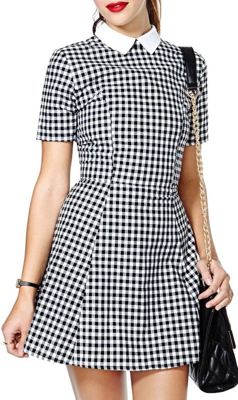 Gorgeous black and white checkered dress with collar Black And White Checkered Dress, Belted Dresses, Gingham Outfit, Fashion Forms, 2015 Trends, Checkered Dress, Casual Styles, Printed Shirt Dress, Designs Ideas