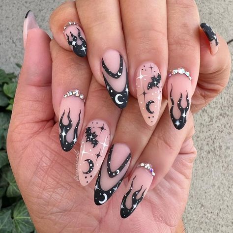 Witch Nail Art, Dead Nails, Vibe Nails, Nail Cute, Nail Black, Nail Short, Witch Nails, Witchy Nails, September Nails