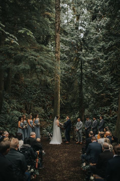 Michigan Forest Wedding, Cabin Themed Wedding, Woods Wedding Venue Ideas, Wedding Venues Outdoor Forest, Snowy Forest Wedding, Dark Green Forest Wedding, Small Forest Wedding Ceremony, Forest Wedding Colors, Fairy Forest Wedding