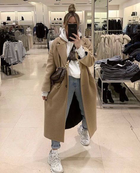 Zara Coat Outfit, Tan Coat Outfit, Freya Killin, Nude Outfit, York Outfits, Feminine Outfits, Trench Coat Outfit, Outfit Zara, Tan Coat