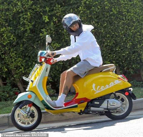 Justin Bieber goes for spin on his new Vespa as he and Chance The Rapper team up to give away $250K | Daily Mail Online Green Vespa, Yellow Vespa, Vespa Illustration, New Vespa, Bicycle Chic, Vespa S, Transformers Cars, Motorcycle Types, Vespa Vintage