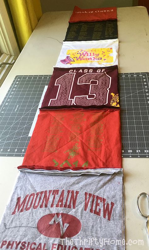 Tshirt Quilt Diy Easy No Sew, No Sew T Shirt Blanket, Easy Tshirt Blanket, T Shirt Tie Blanket, No Sew Tshirt Quilt, T Shirt Rag Quilts For Beginners, Easy T Shirt Quilt, Tshirt Throw Blanket, Tee Shirt Rag Quilt