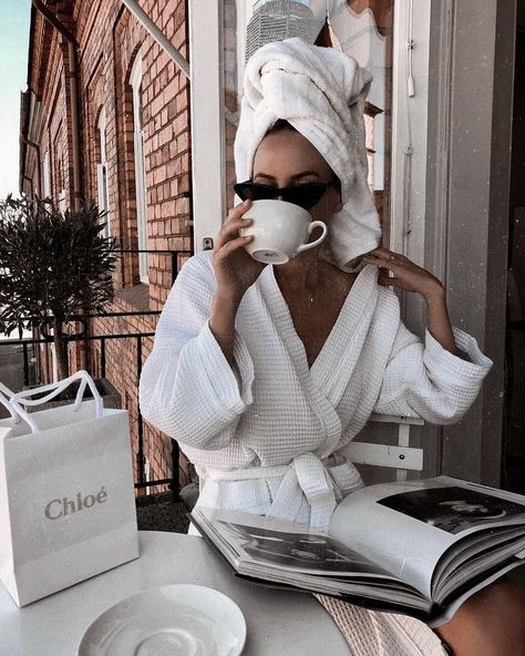 Rich Women Lifestyle, Luxury Lifestyle Women, Rich Girl Aesthetic, Dark Feminine Aesthetic, Rich Women, Mia 3, Luxury Lifestyle Dreams, Classy Aesthetic, Future Lifestyle