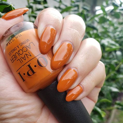 Autumn Nail Colours 2022, Pumpkin Colour Nails, Opi Orange Nail Polish, Autumn Orange Nails, Rust Colored Nails, October Nails 2022, Autumn Colour Nails, Dark Orange Nails, Orange Nails Fall