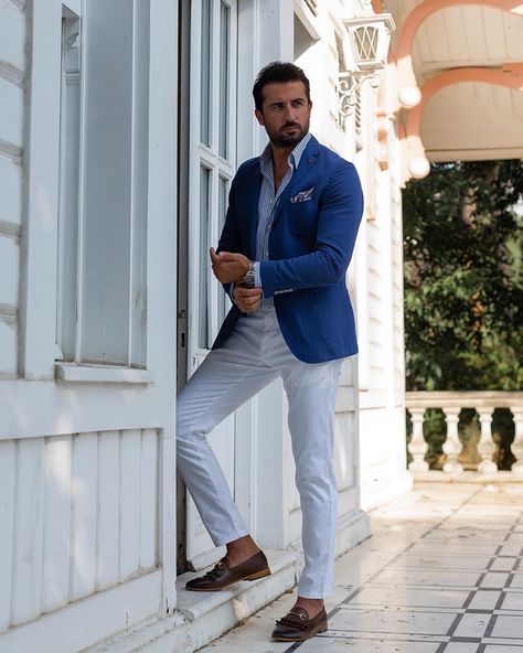 Royal blue blazer and white trousers... —————————————————— @dsdamatonline 👌 Sky Blue Blazer Outfit Men, Blue Blazer Outfit Men, Sky Blue Blazer, Blue Blazer Outfit, Royal Blue Blazer, Light Blue Coat, Engagement Party Outfit, Royal Blue Jacket, Blazer Wedding