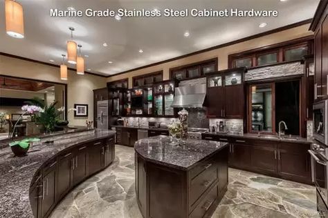 280 Poipu Dr, Honolulu, HI, 96825 | realtor.com® Kitchen Luxury Design, Luxury Kitchens Mansions, Mansion Kitchen, Aesthetic Interior Design, Kitchens Luxury, Best Kitchen Designs, Mansions Luxury, Gourmet Kitchen, Luxury Kitchen Design