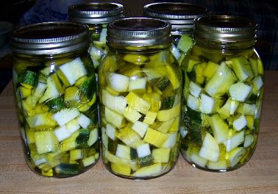 Down On The Farm: Preserving Squash Preserving Squash, Garden Preserving, Pan Squash, Zucchini And Yellow Squash, Canning Vegetables, Canning Food Preservation, Canned Food Storage, Canning Tips, Table D Hote