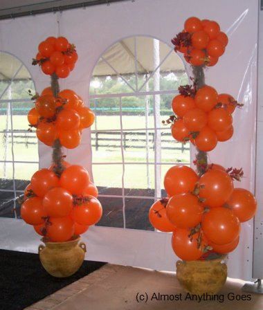 Globos Halloween, Christmas Place Card Holders, Balloon Topiary, Balloon Pillars, Balloon Designs, Orange Balloons, Fiesta Decorations, Large Balloons, Balloon Columns