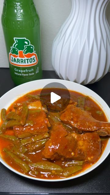 Crystal Lara on Instagram: "Costillas de puerco con nopales en salsa roja 😋" Chile Colorado, Chili Recipe Easy, Mexican Foods, Videos Cooking, Tasty Foods, Tasty Baking, Chili Recipe, Mac N Cheese, Food Videos Cooking