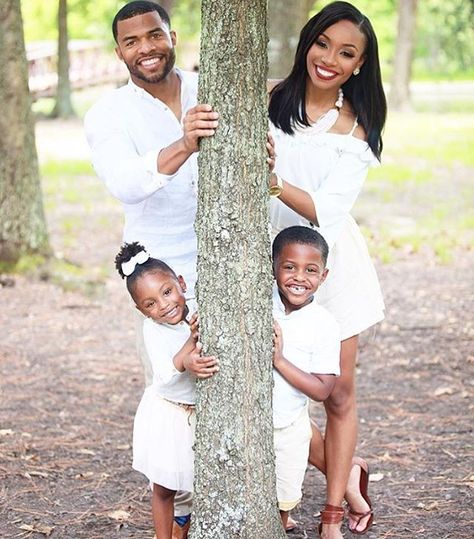 Family Value! Beautiful bride & groom-to be with their kids. #WilliamsWinterWedding17 : @courtpugh  #SaveTheDateShoot #BellaNaijaWeddings Blended Family Wedding Photos, Blended Family Wedding, Family Maternity Pictures, Cute Family Photos, Family Wedding Photos, Family Picture Outfits, Blended Family, Bella Naija Weddings, Black Families