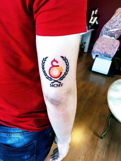 Galatasaray Tattoo, Different Tattoos, Tattoo Models, Tattoo Styles, Models, Fan, Tattoos, Pins, Quick Saves