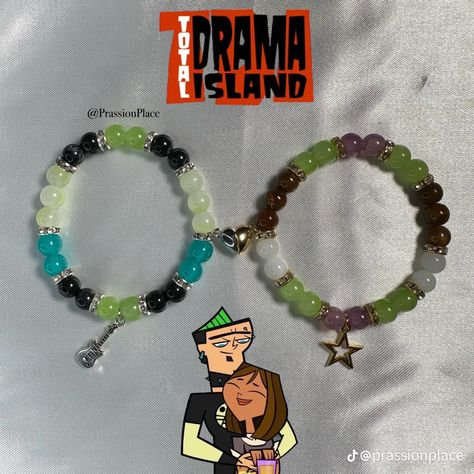 Total Drama Bracelets, Girly Bracelets, Matching Couple Bracelets, Pony Bead Bracelets, Vintage Jewelry Ideas, Crystal Bead Jewelry, Pretty Jewelry Necklaces, Anime Jewelry, Drama Total