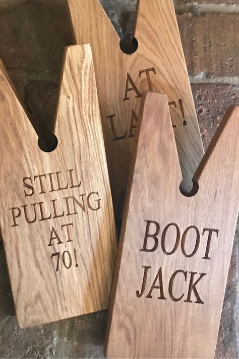 Boot Jack Diy, Boot Remover Wooden Diy, Boot Remover, Outdoor Shoe Storage, Boot Puller, Money Making Projects, Oak Chopping Board, Boot Jack, Boot Rack