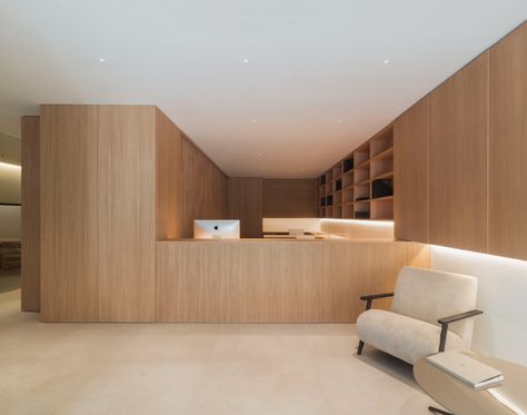 Gallery of Notary Office in Delta del Ebro | nos arquitectura | Media - 1 Notary Office, Drum Room, Garden Cabins, Barcelona Apartment, Island Table, Minimalist Layout, Norm Architects, Work Spaces, Overhead Lighting