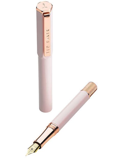 Ted baker rose gold fountain pen in pink quartz ~ £50 Pink Fountain Pen, Rose Gold Pen, Rose Gold Accessories, Fancy Pens, Cute School Stationary, Art Essentials, Gifts For A Baker, Stationary School, Cute Stationary