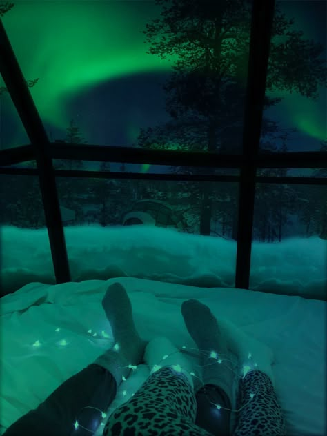 Igloo Hotel Northern Lights, Northern Lights Glass Igloo, Northern Lights Couple, Glass Igloo Northern Lights, Northern Lights Aesthetic, Northern Lights Hotel, Glass Igloo, Iceland Northern Lights, Almost Maine