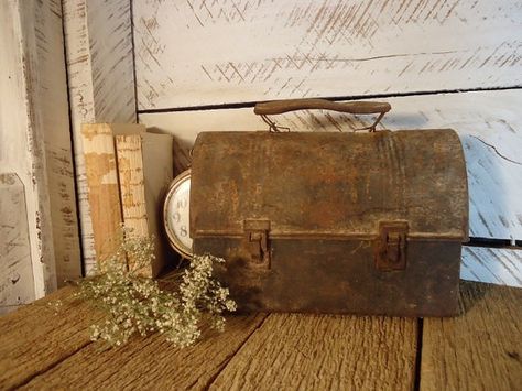 Old Rusty Metal Lunchbox Junk Decor, Diy Mailbox, Rusty Tin, Vintage Lunch, Decorating Bookshelves, Vintage Lunch Boxes, Rust In Peace, Event Props, Walk Down Memory Lane