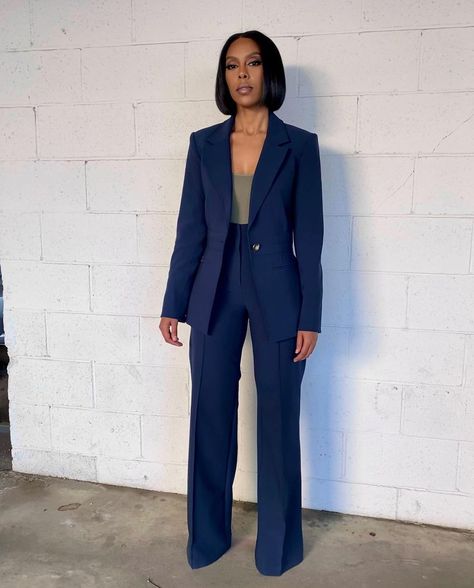 Yodit Tewolde on Instagram: “another lewk, another episode of @mostwantedonfox tonight at 9/8c on @foxtv ... tune in! #AmericasMostWanted” Yodit Tewolde, Women In Suits Business, Black Women Suits, Black Women In Suits, Suit Outfits For Women, Graduation Suits For Women, Cute Professional Outfits, Monochromatic Fashion, Corporate Attire